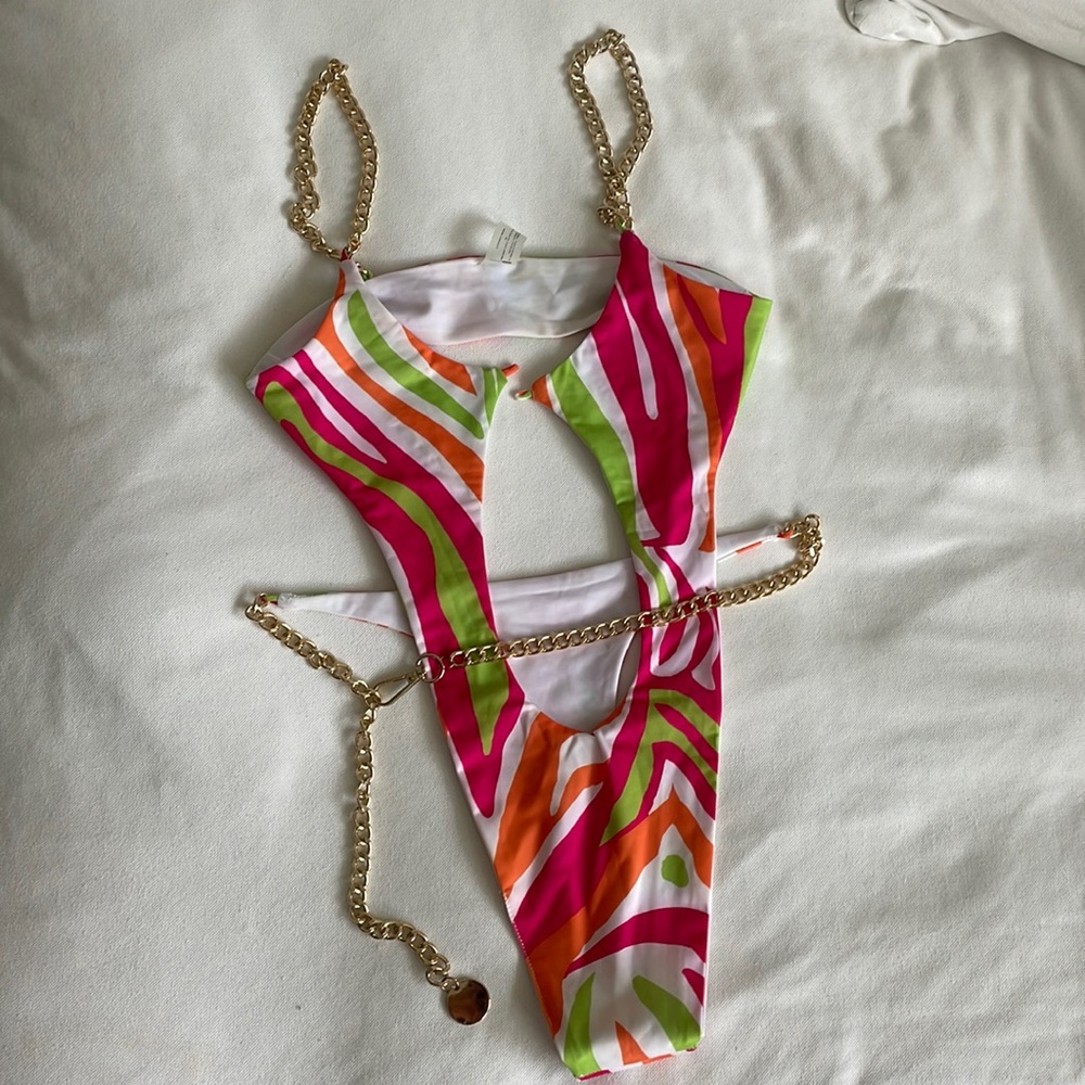 Monokini with gold chain